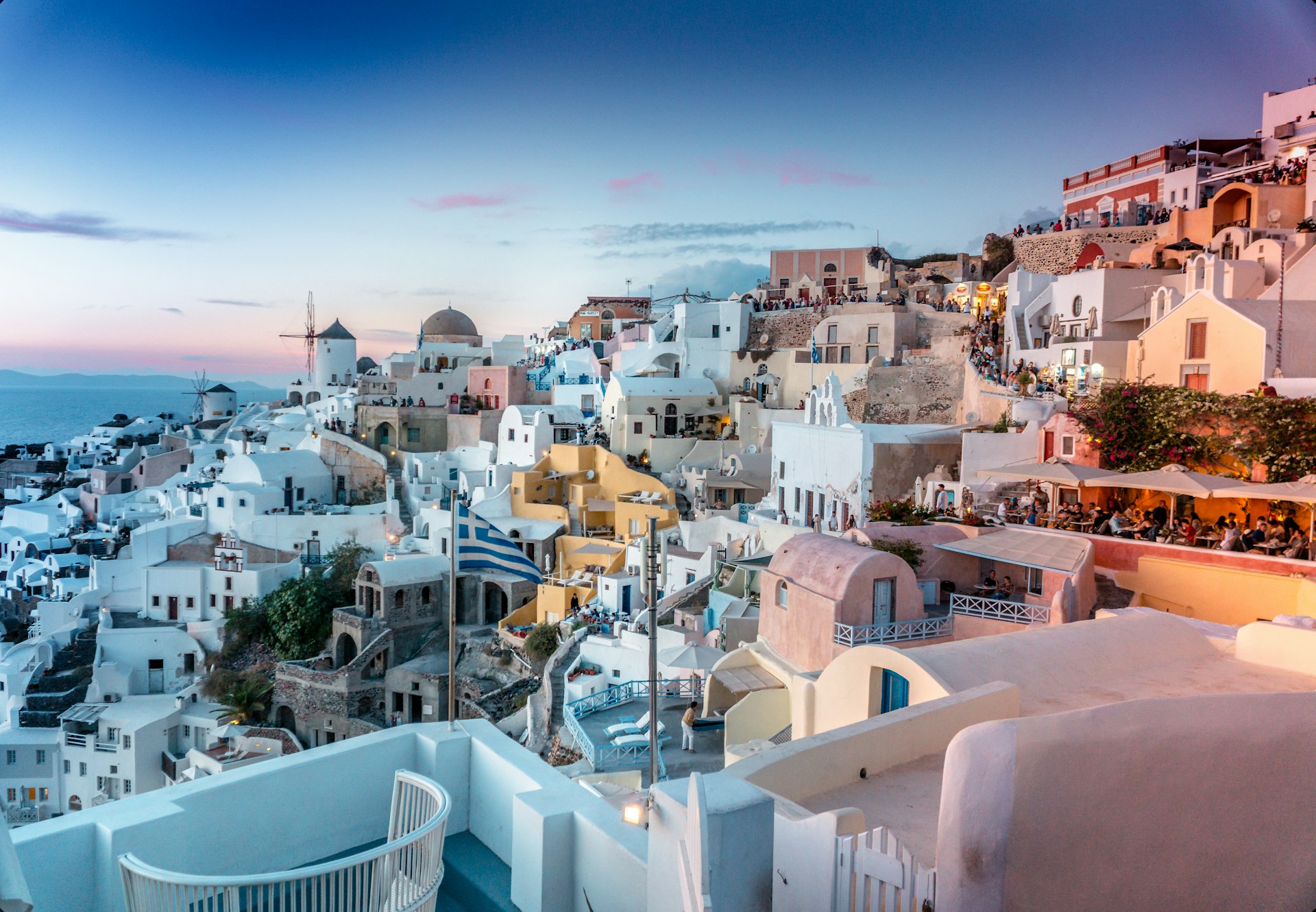 Santorini ao pôr do sol — experiência de viagem premium